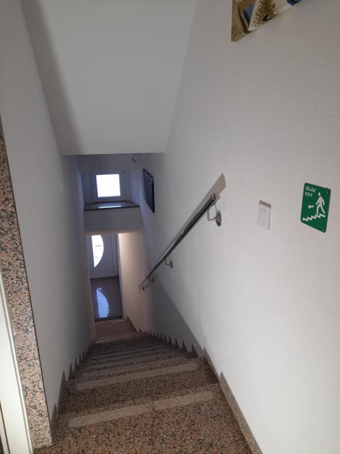 Apartments Donella 乌马格 外观 照片