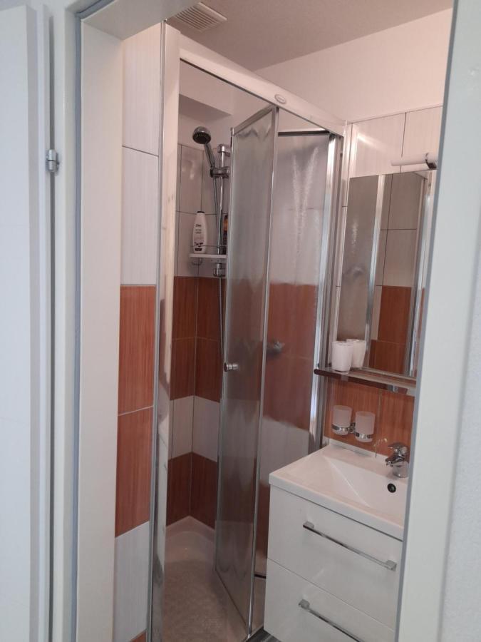 Apartments Donella 乌马格 外观 照片