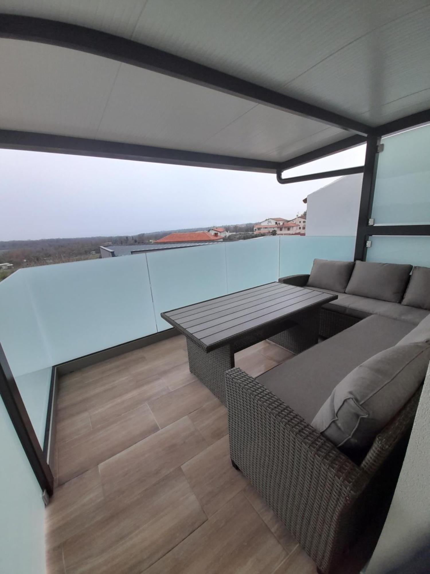 Apartments Donella 乌马格 外观 照片