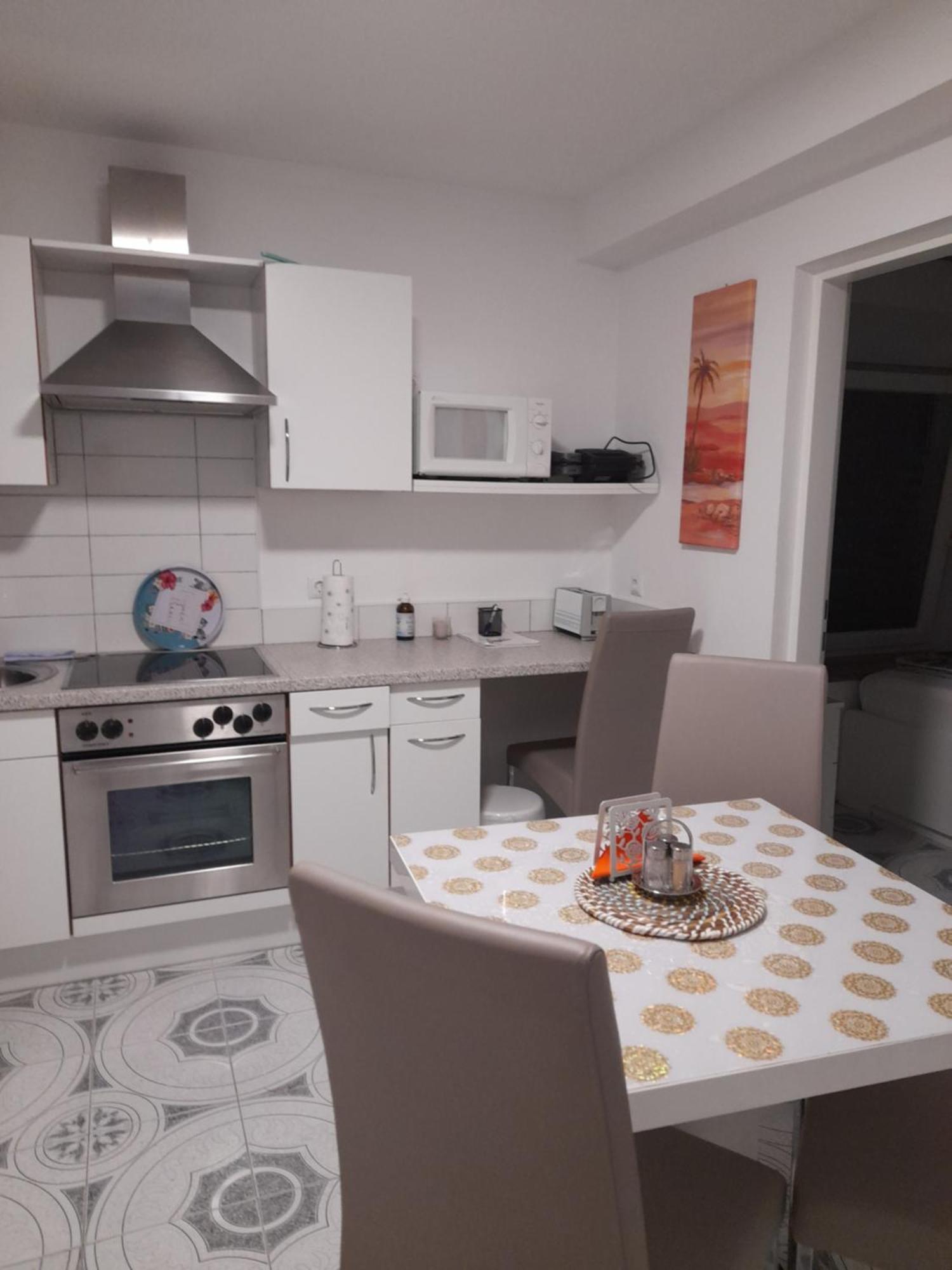 Apartments Donella 乌马格 外观 照片