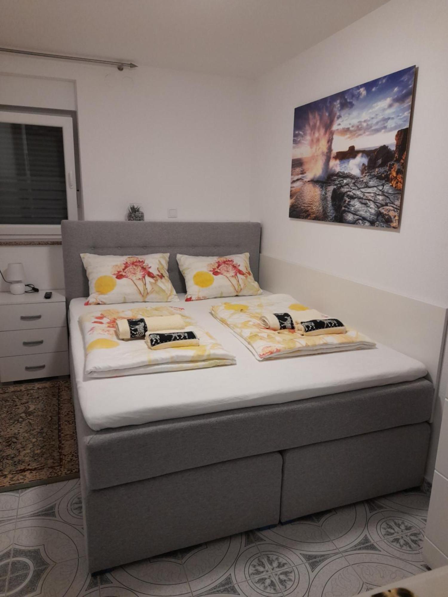 Apartments Donella 乌马格 外观 照片