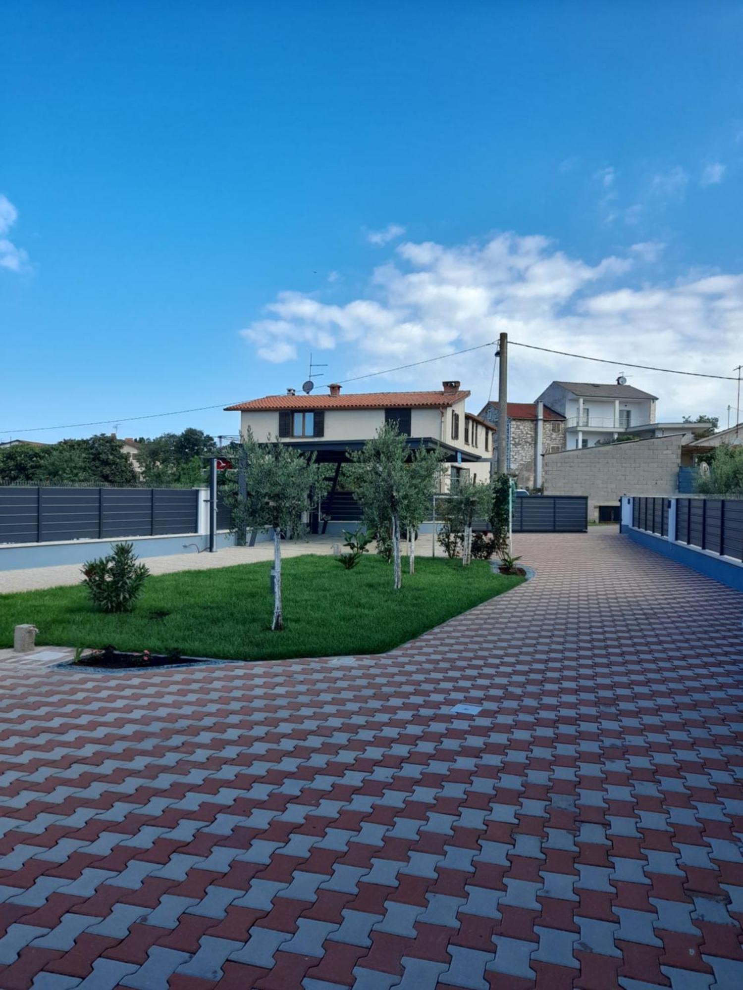 Apartments Donella 乌马格 外观 照片