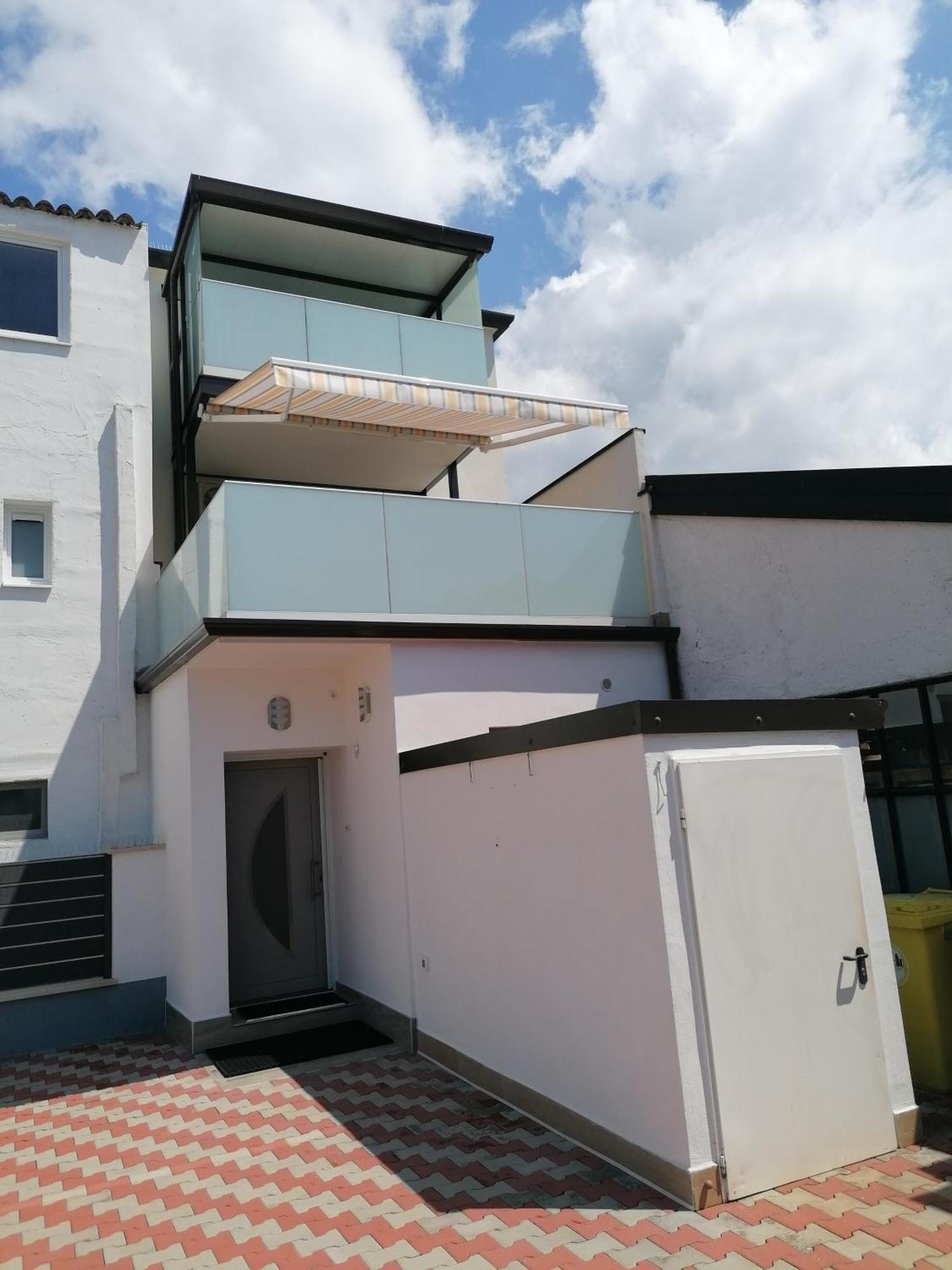 Apartments Donella 乌马格 外观 照片